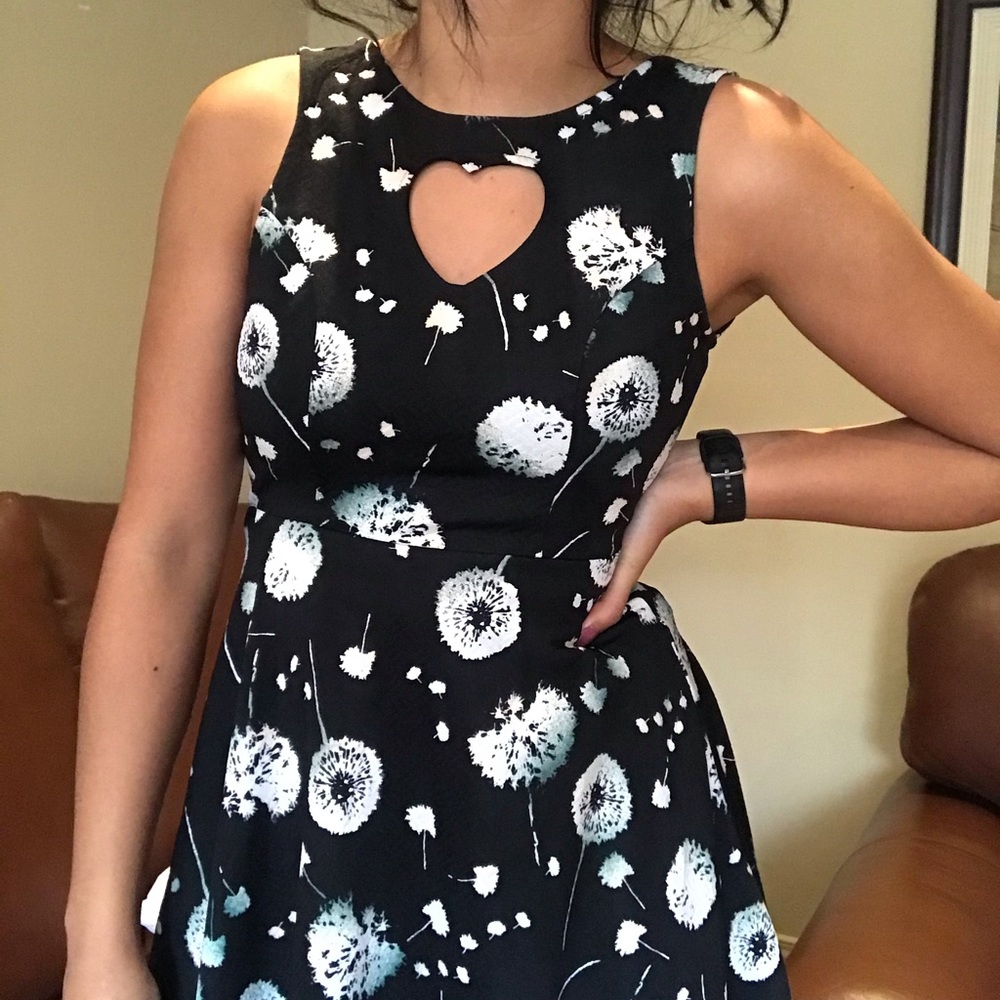 Material Girl Heart Neck Cut Out Floral Print Casual Dress
